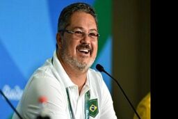 سرمربی الهلال اخراج شد 