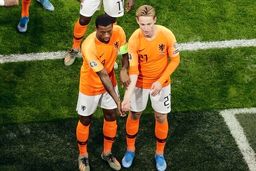 خوشحالی پس از گل دی یانگ و واینالدام جنجال برانگیز شد + عکس

