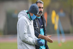 محمود فکری به دنبال فرار از حاشیه و انتقاد

