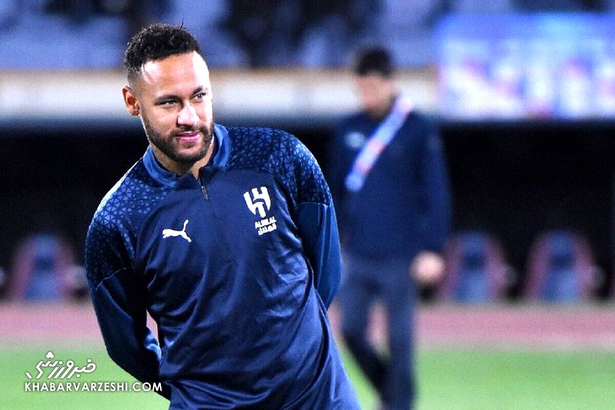 مجسمه مضحک نیمار در هتل اسپیناس نصب شد