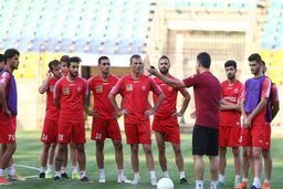 تیغ سرخ زیر گلوی تیم یحیی گل‌محمدی