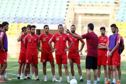 تیغ سرخ زیر گلوی تیم یحیی گل‌محمدی