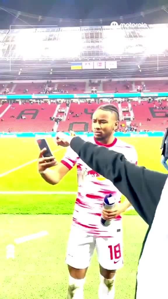 ببینید سوتی خنده‌دار ستاره لایپزیگ