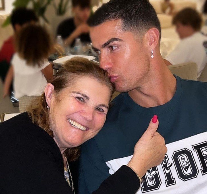 هدیه نیم میلیارد دلاری کریستیانو رونالدو به مادرش