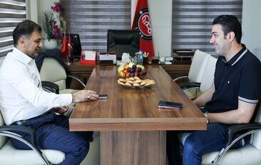 نخستین جلسه مدیرعامل تراکتور با جواد نکونام برگزار شد
