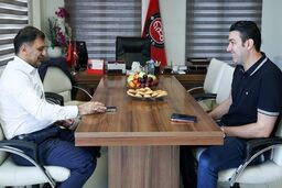 نخستین جلسه مدیرعامل تراکتور با جواد نکونام برگزار شد
