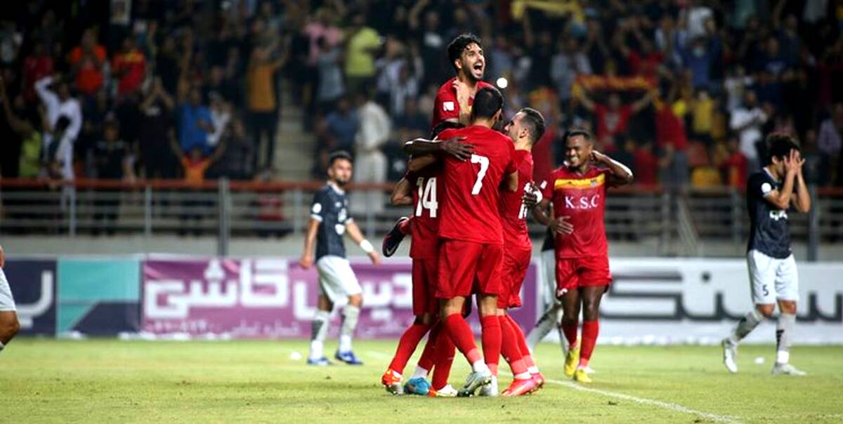 سپاهان با شکست مقابل فولاد؛پرسپولیس را صدر نشین کرد