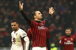 ایبراهیموویچ به رونالدو رسید!

