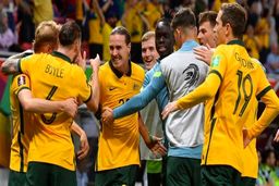 زور امارات به استرالیا نرسید|پرو حریف می شود؟
