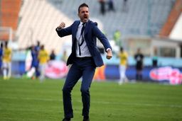 چرا کسانی که با شفر و استراماچونی قرارداد بستند جوابگو نیستند؟