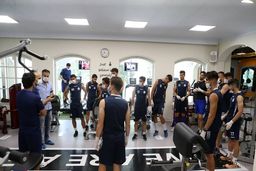 بازیکن استقلال ۷ کیلو اضافه وزن آورد!

