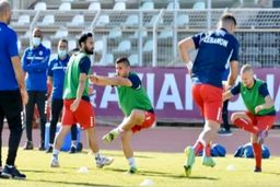 حریف ایران به دنبال اخراج سرمربی گرانقیمت | بازگشت لبنانی‌ها به محل وقت کشی و گریه!