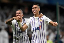 عجیب اما واقعی؛ العین ، الهلال بزرگ را حذف کرد