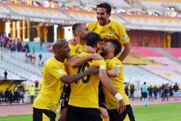 سه ستاره سپاهان بالاجبار فروشی شدند