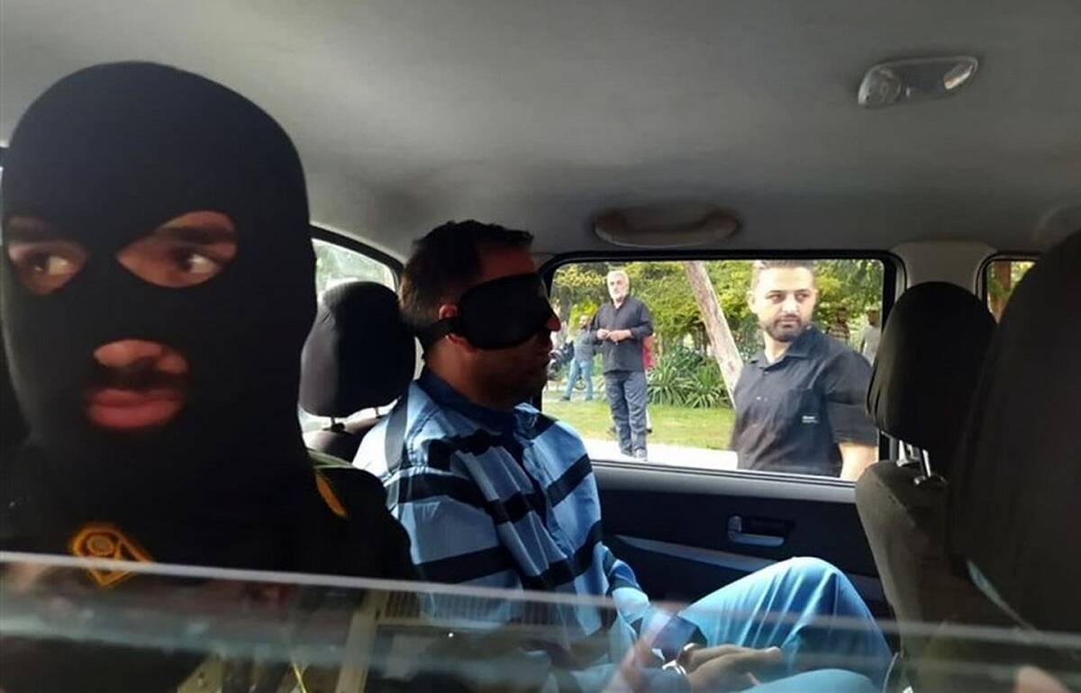 تصاویری از تیراندازی‌های خونین خواستگار عصبی در داروخانه | داستان عاشقانه یک جوان به زندان ختم شد! + فیلم بازسازی صحنه جرم​