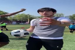 ترساندن عکاس باشگاه لورکوزن توسط سردار آزمون|فیلم