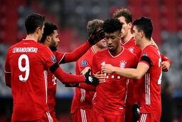 هواداران پرسپولیس در انتظار پیام بایرن‌مونیخ + عکس

