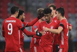 هواداران پرسپولیس در انتظار پیام بایرن‌مونیخ + عکس

