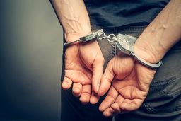 شوک بزرگ به جامعه فوتبال/ پیشکسوت باشگاهدار فوتبال ایران به زندان رفت! + عکس

