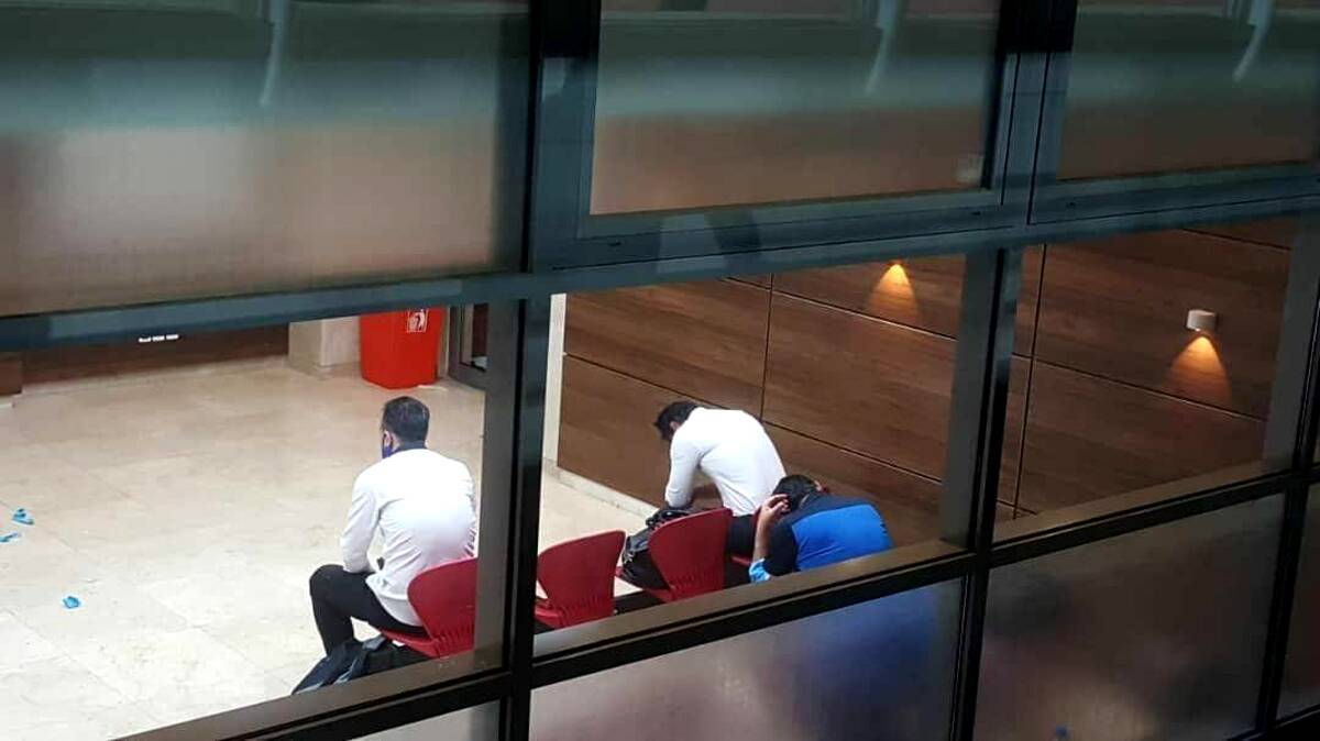 عکس؛بغض فرهاد در سکوت رختکن ترکید