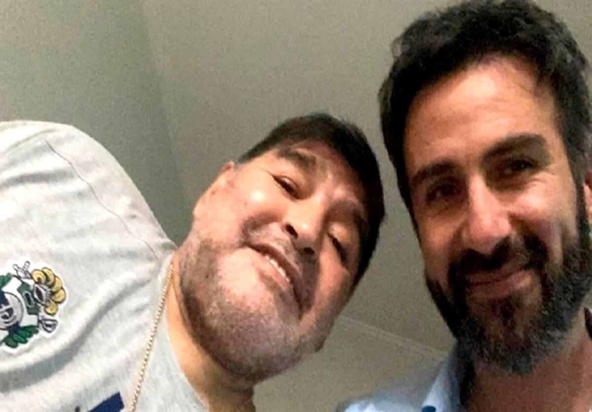 فاش شد: مکالمه وحشتناک پزشک شخصی مارادونا؛ «جان مردک خپل دارد درمی‌آید!»

