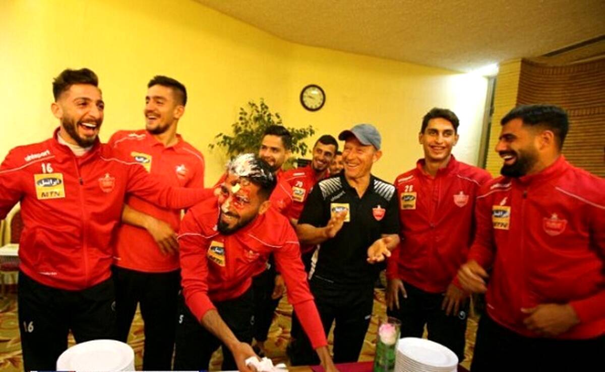 جشن تولد جذاب بشار رسن در اردوی پرسپولیس + عکس

