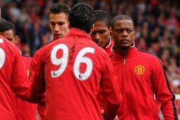 عذرخواهی لیورپول از ستاره منچستر پس از 9 سال

