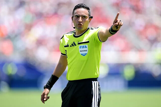  داوران مسابقه انگلیس vs غنا