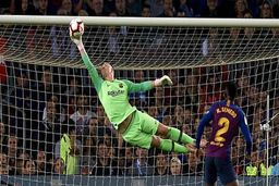 دخیا قافیه را به رقیب دیرینه باخت