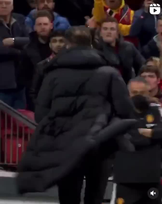 حمله هواداران منچستریونایتد به سیمئونه |فیلم