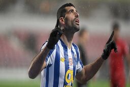 مهدی طارمی نامزد بهترین گل لیگ قهرمانان اروپا + عکس 