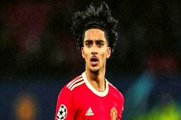 نمازهای پنجگانه کلید موففیت زیدان در فوتبال