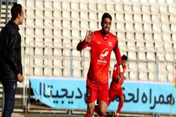 درخواست 10 میلیاردی تراکتور از پرسپولیس بی پول