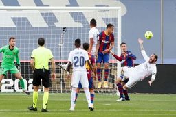 اعتراض ادامه دار بارسایی‌ها به پنالتی رئال / راموس ۳ بار روی کلمان لانگله خطا کرد

