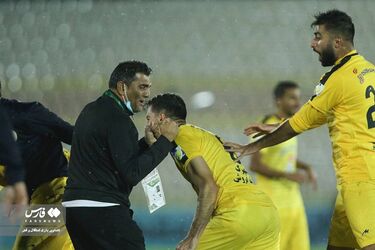 دیدار استقلال فجر سپاسی