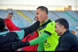لمس دروازه‌بان پرسپولیس با پروتکل‌ کرونایی! + عکس