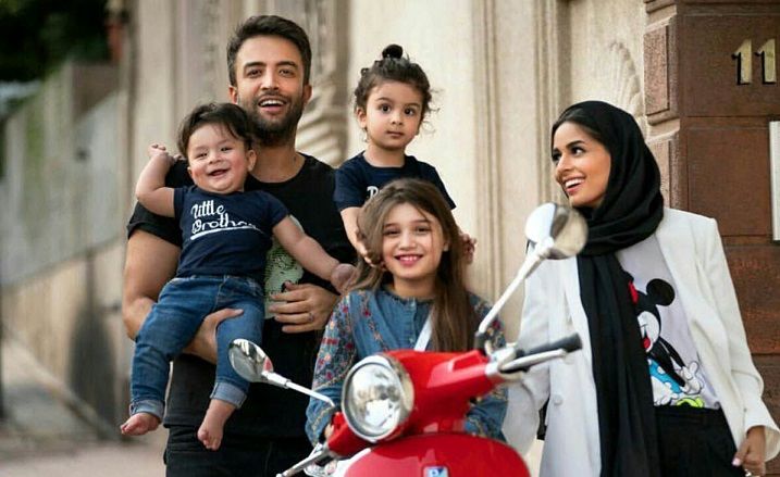 تشویق همسر بنیامین بهادری به تظاهرات در ایران! | عکس شایلی محمودی در آمریکا