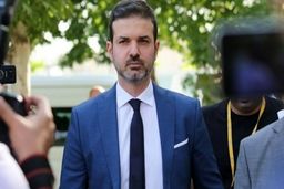 وقتی استراماچونی همه را به دردسر انداخت: پای سفیر ایتالیا به جنجال استرا باز شد! + عکس

