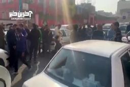 (ویدئو) شعار نویسی و اتهام خیانت به خطیر بر روی دیوار باشگاه استقلال