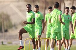 دو بازیکن روی دست پرسپولیس مانده‌اند/ هیچ مشتری برای آنها وجود ندارد!
