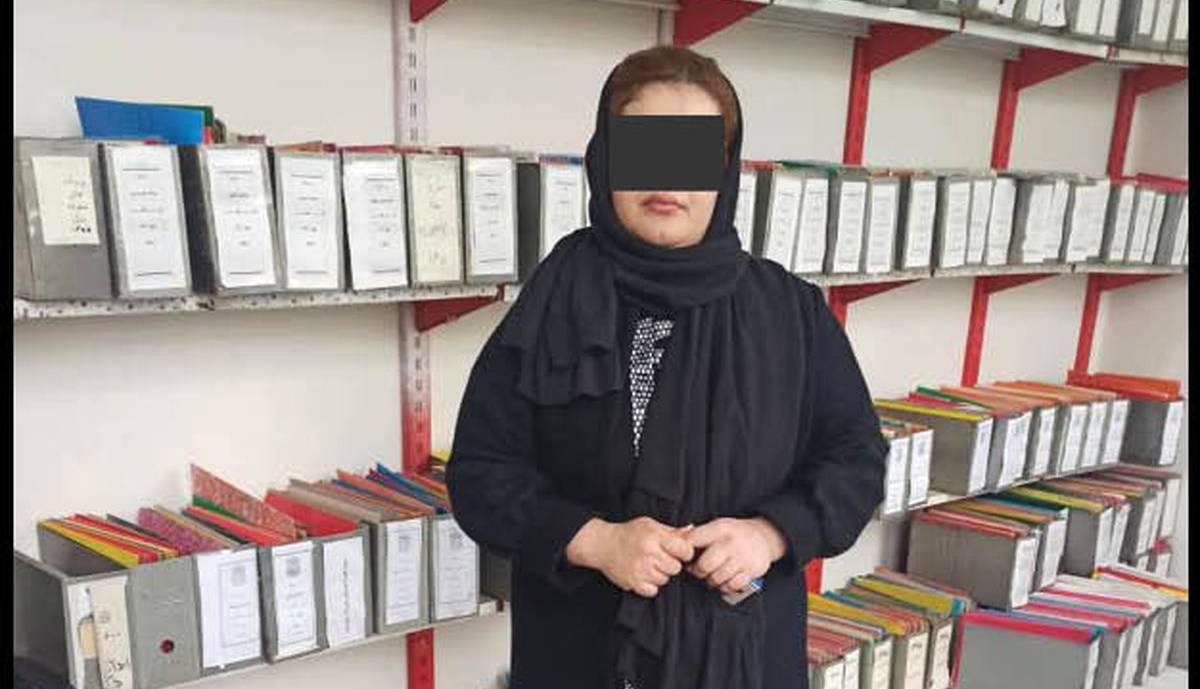 (ویدئو) سرقت فلفلی و ناموفق یک زن از طلا فروشی در تهران را ببینید