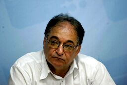 اقبالی:واقعا درد است که مدیران فعلی فدراسیون باز هم می خواهند بمانند