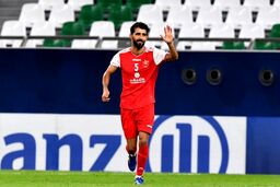 بشار رسن بهترین هافبک غرب آسیا شد + عکس

