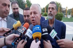 علی پروین در استادیوم آزادی:پرسپولیس در هر 2 جام قهرمان می‌شود|فیلم