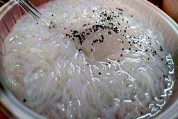 طرز تهیه فالوده نشاسته خنک و تابستانی در خانه+عکس