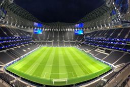 ورزشگاهی که به رودخانه تبدیل شد! + عکس

