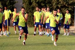 اعتصاب بازیکنان استقلال|تمرین نمی کنیم

