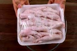 قیمت پای مرغ از نرخ مصوب مرغ هم بیشتر شد ..+جزئیات 
