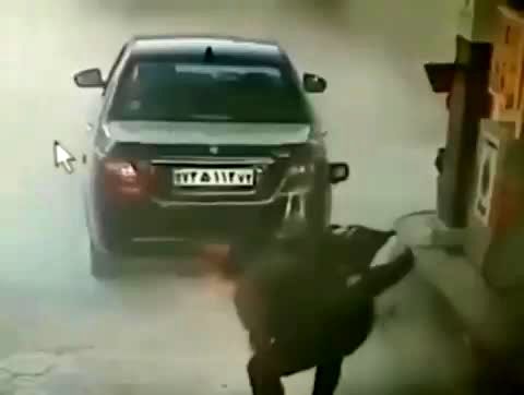 ببینید لحظه هولناک آتش سوزی دنا پلاس در پمپ بنزین