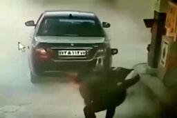 ببینید لحظه هولناک آتش سوزی دنا پلاس در پمپ بنزین